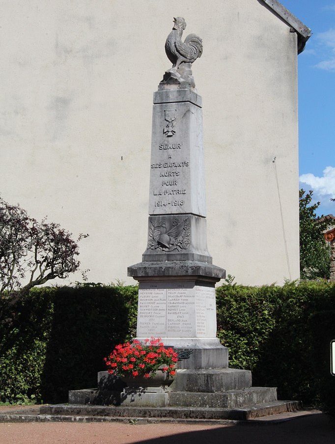 Oorlogsmonument Semur-en-Brionnais #1