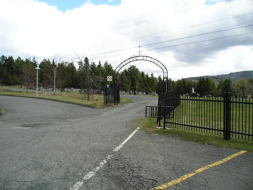 Oorlogsgraven van het Gemenebest St. Desire Roman Catholic Cemetery