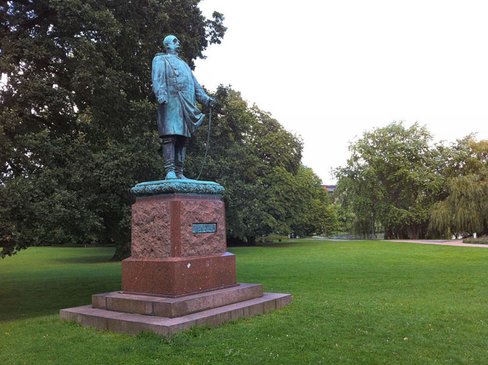 Statue of Bismarck #1