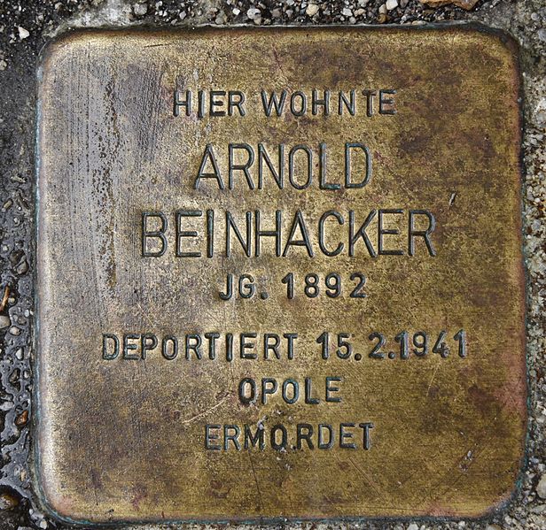 Stumbling Stones Neunkirchner Straße 35