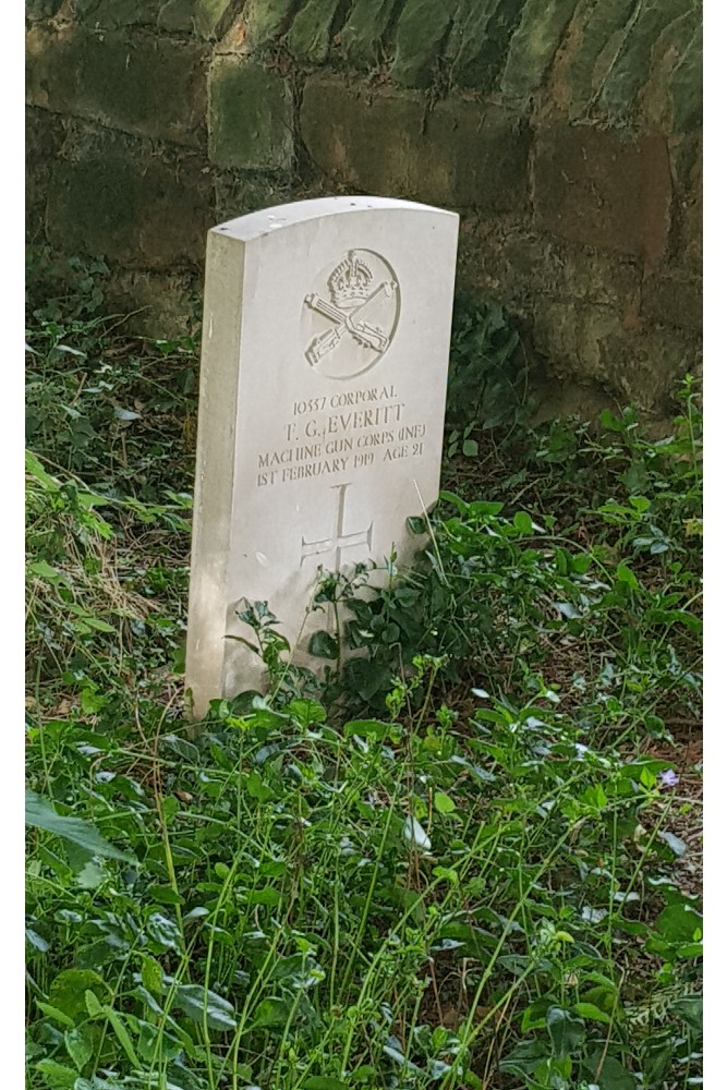 Commonwealth War Graves St. Mary Magdalene Churchyard #2