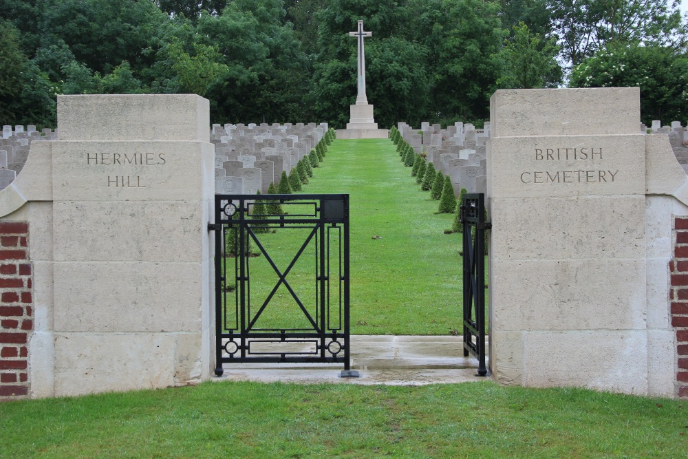 Commonwealth War Cemetery Hermies Hill