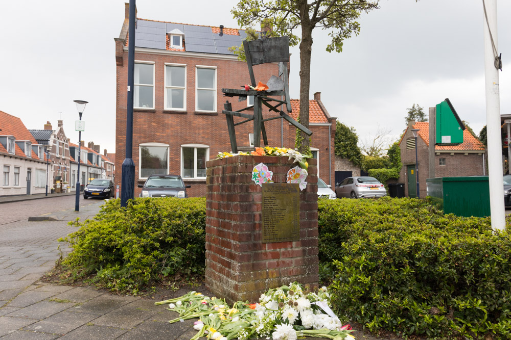 Monument Burgerslachtoffers Zuidzande #1