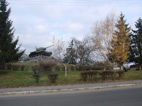 Liberation Memorial (T-34/85 Tank) Fastiv