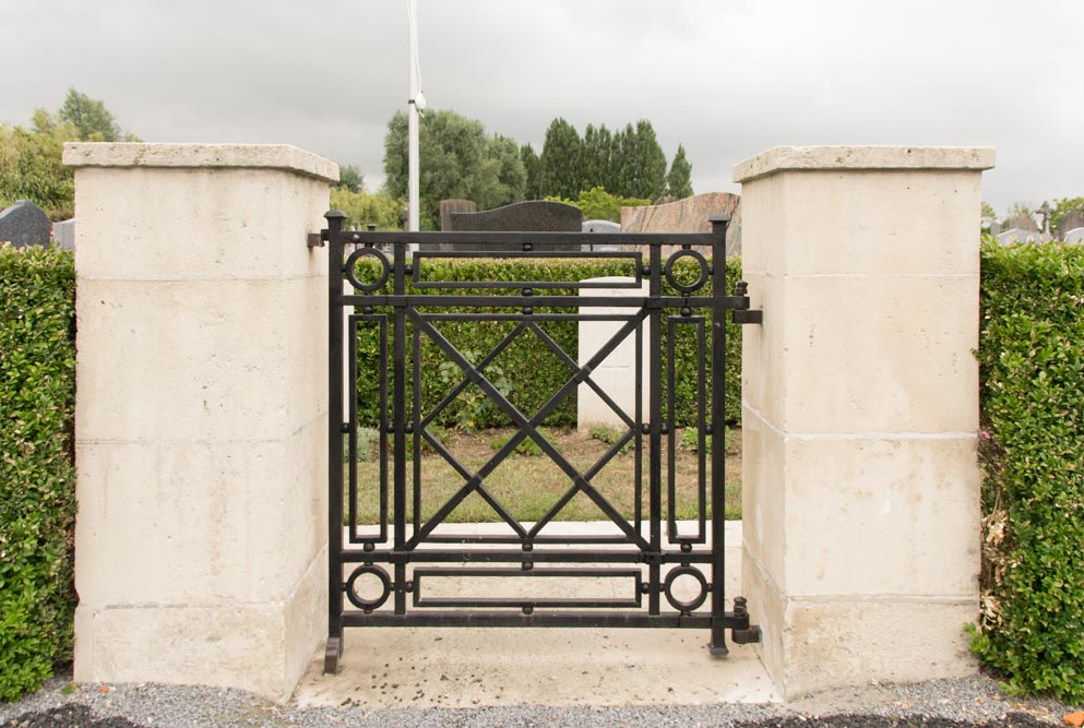 Commonwealth War Graves Ploegsteert #2