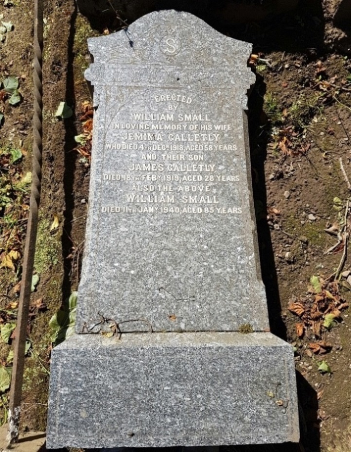 Commonwealth War Grave Scone Old Graveyard #1