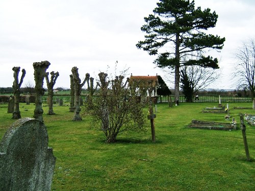 Commonwealth War Graves Guilden Morden Burial Ground #1