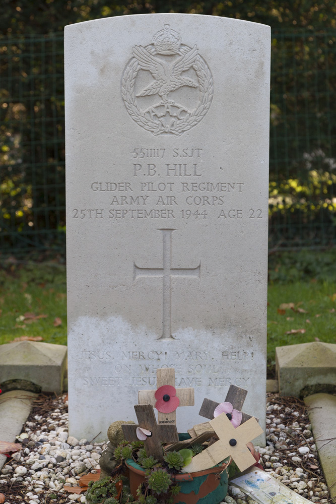 Commonwealth War Grave Roman Catholic Cemetery Maurik #3