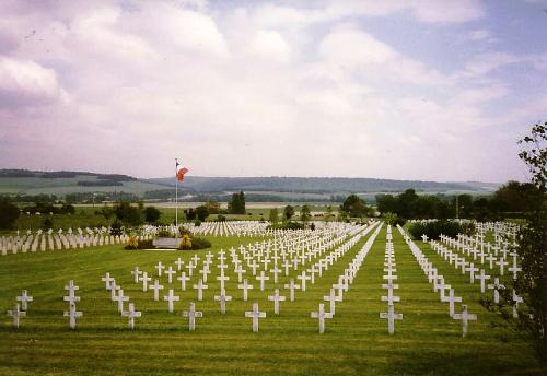 Franse Oorlogsbegraafplaats Dugny-sur-Meuse #1