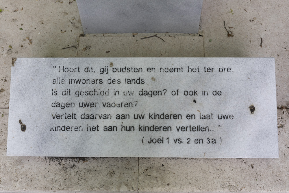 Oorlogsmonument Genemuiden #4