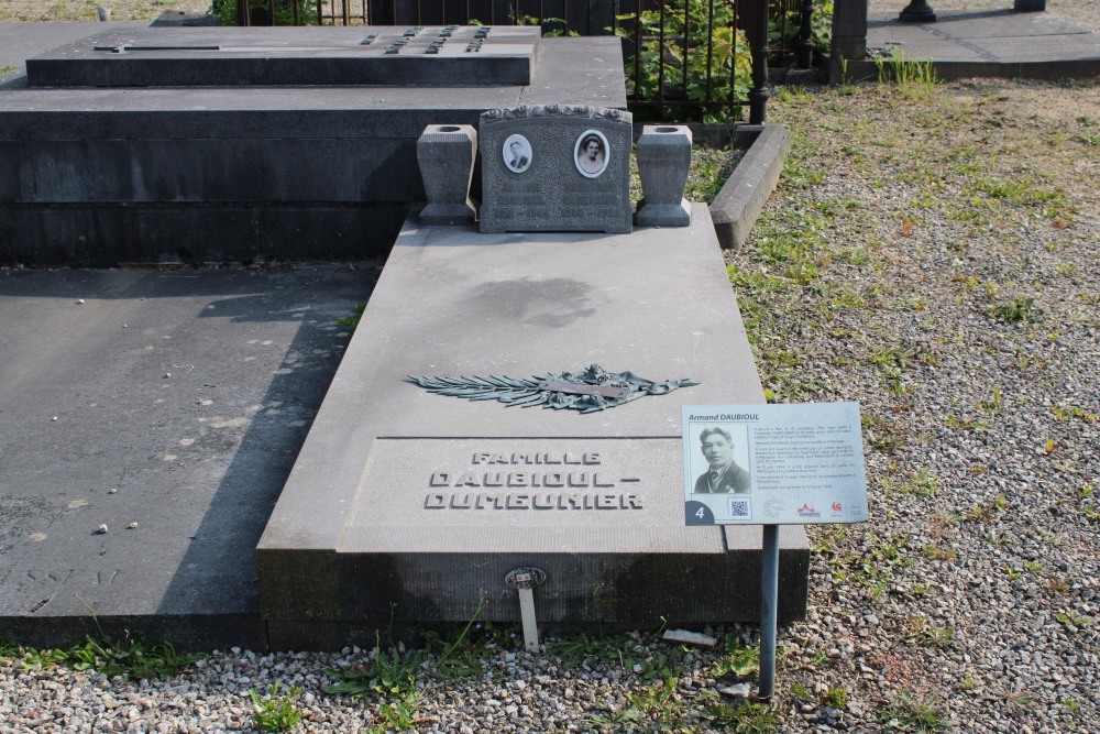 Belgische Oorlogsgraven Ecaussinnes dEnghien #1