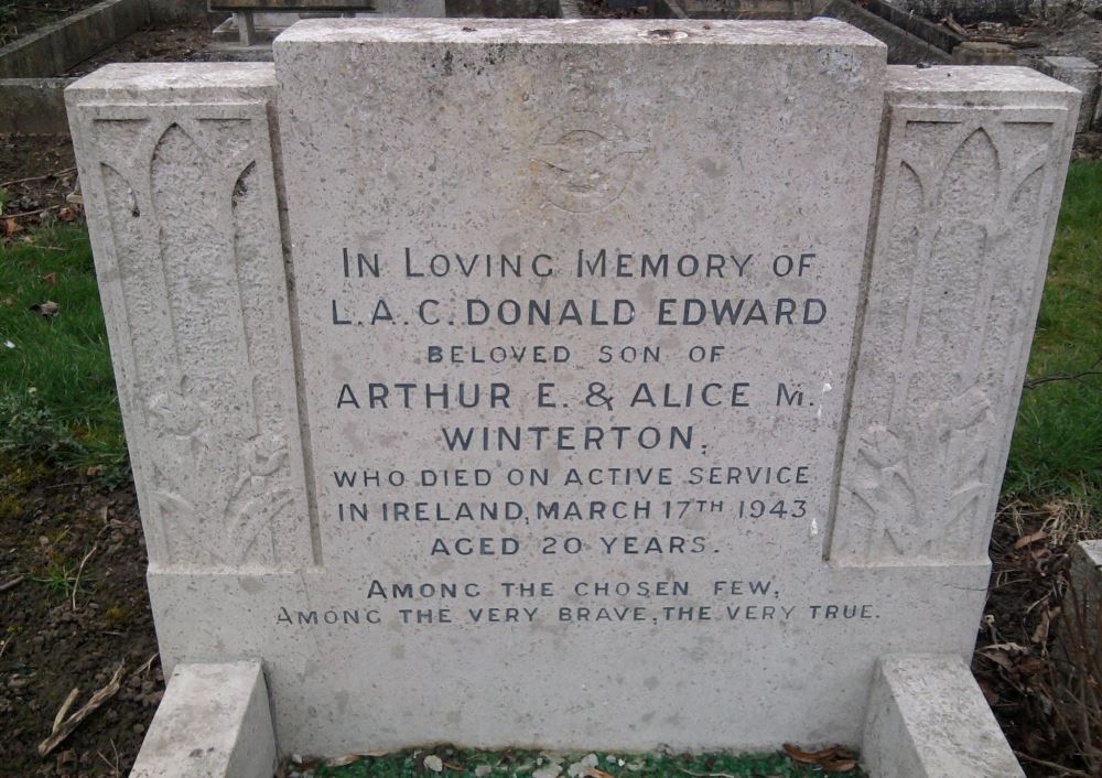 Commonwealth War Graves Long Sutton Cemetery