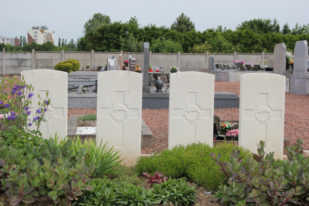 Commonwealth War Graves Bapaume #4