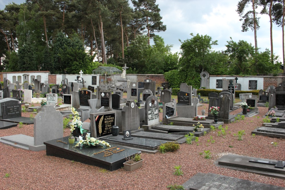 Belgian Graves Veterans Aarschot #2