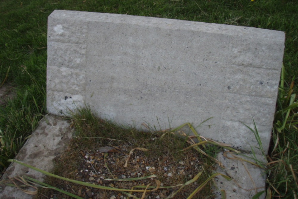 Commonwealth War Grave St. Peter Churchyard