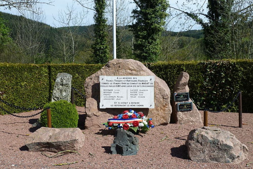 Memorial Killed Resistance Fighters Montchal #1