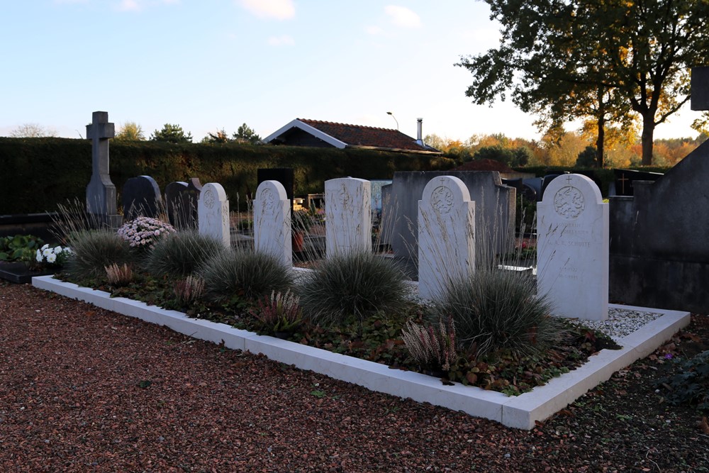 Nederlandse Oorlogsgraven Rooms Katholiek  Kerkhof Hout-Blerick