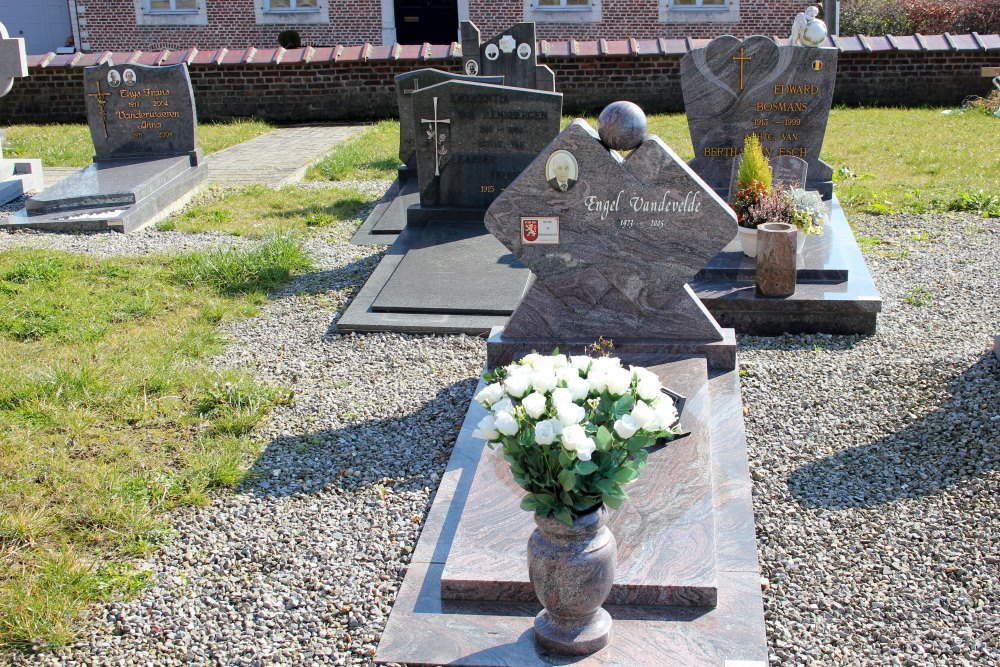 Belgische Graven Oudstrijders Binkom #1