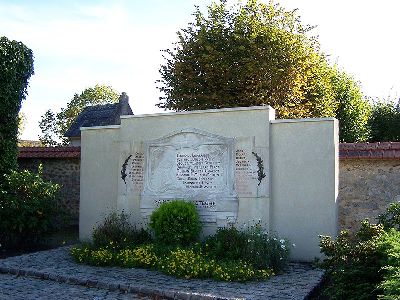 Oorlogsmonument Saint-Nom-la-Bretche #1