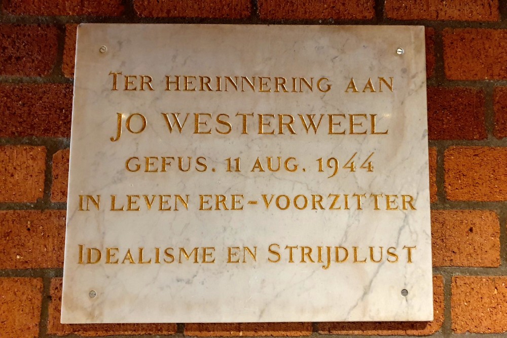 Monument Blauw-Wit Joop Westerweel #1