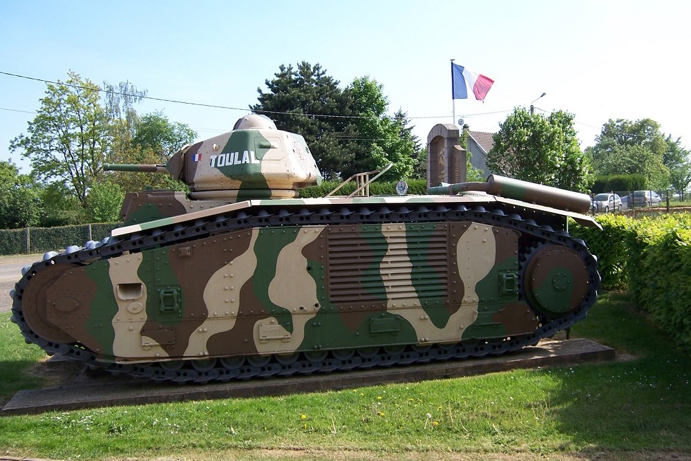 Char 1 Bis Zware Tank / Monument Slag om Stonne 1940 #1