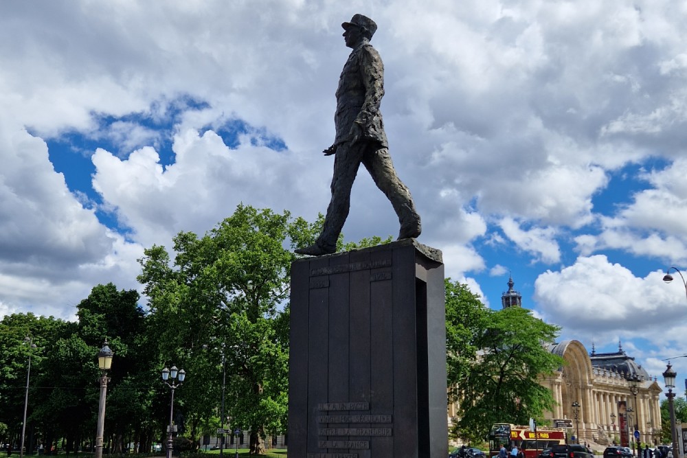 Standbeeld Charles de Gaulle Parijs