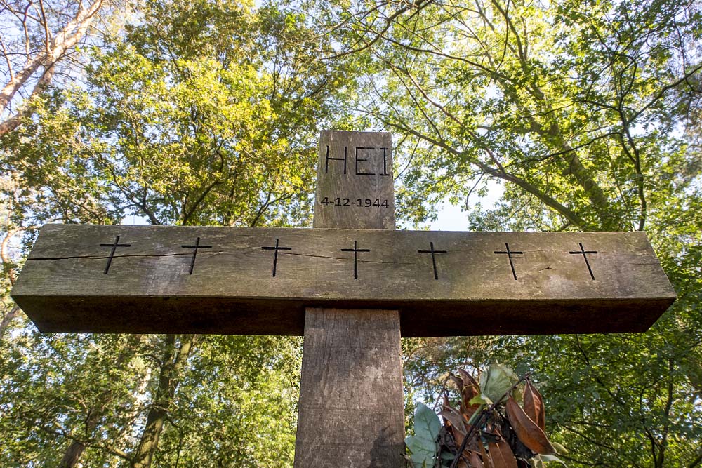 Remembrance Cross Baarlo #2