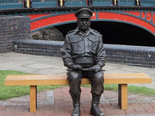 Statue Captain George Mainwaring #2