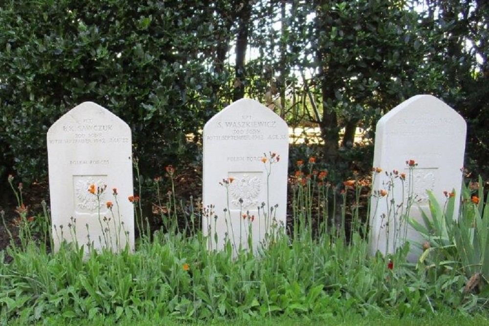 Commonwealth War Graves General Cemetery Crooswijk #4