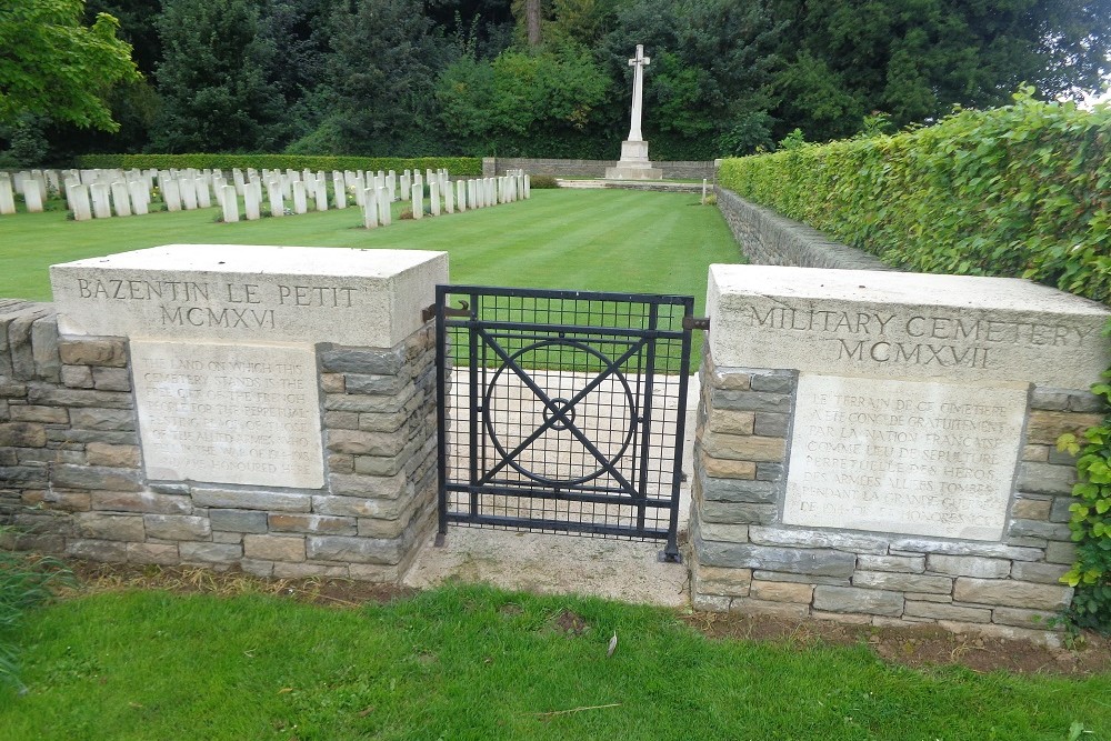 Oorlogsgraven van het Gemenebest Bazentin-le-Petit Military Cemetery #3