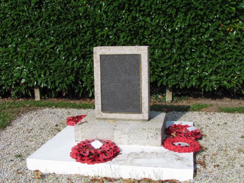 Monument 6e Britse Luchtlandingsdivisie Bréville-les-Monts #1