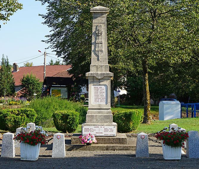 War Memorial Roye #1