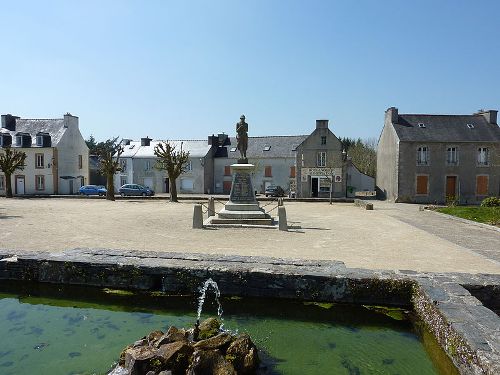 War Memorial La Feuillée #1