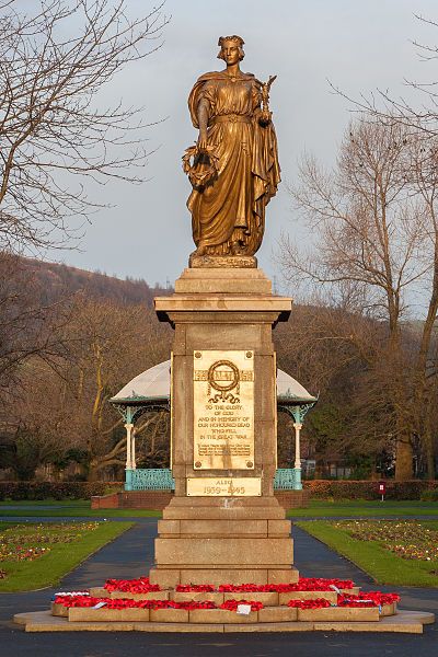 Oorlogsmonument Port Talbot #1