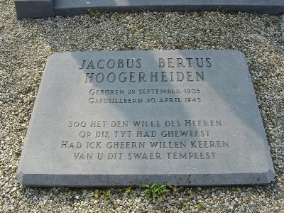 Nederlandse Oorlogsgraven Nederlands Hervormd Kerkhof Giessen #3