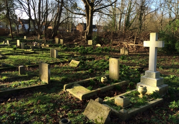 Commonwealth War Graves Shepperton Church Cemetery #1