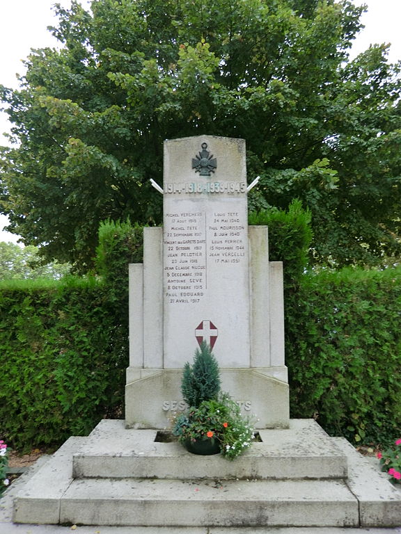 Oorlogsmonument Ars-sur-Formans