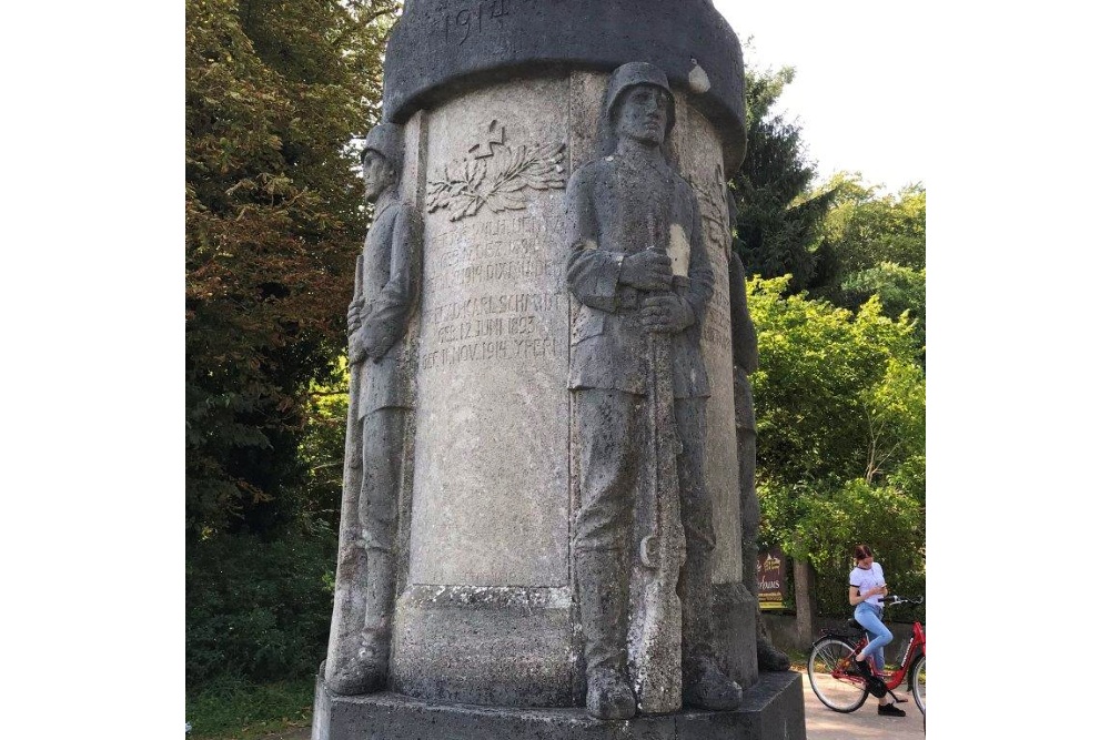 War Memorial Warenthin #3