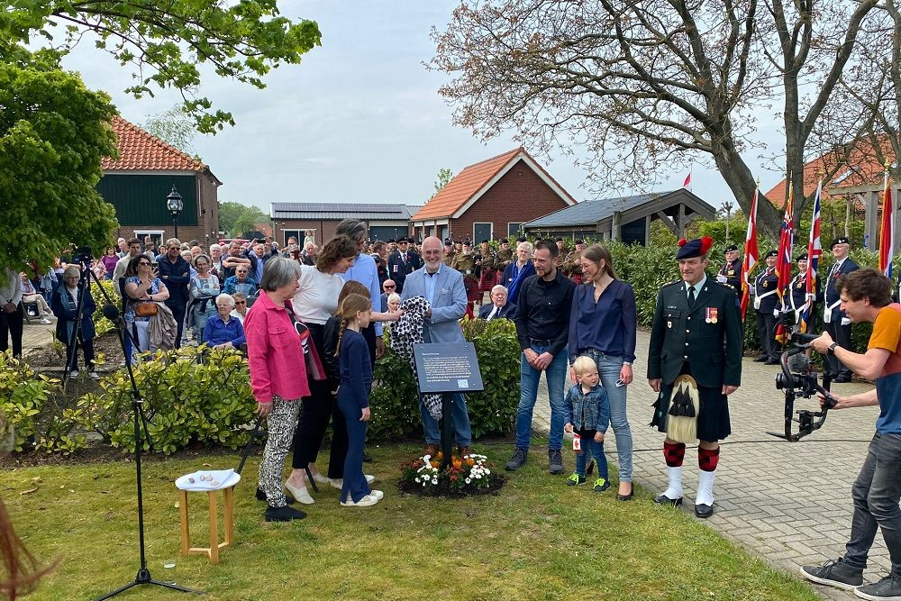 Monument Onderduikadres Boerderij Koeslag Laren #4