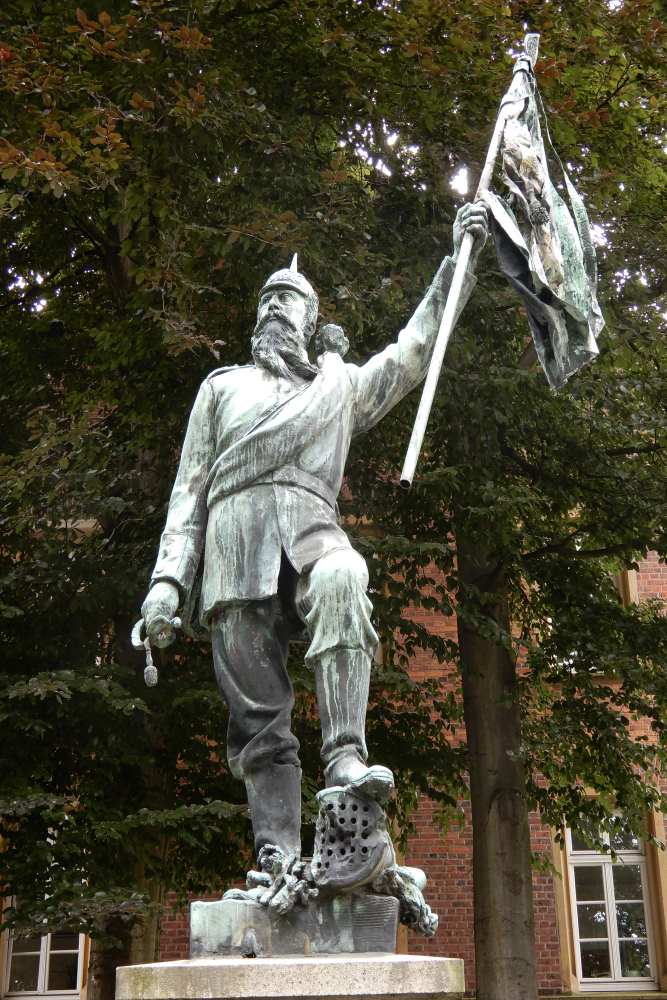 Oorlogsmonument Halle #3