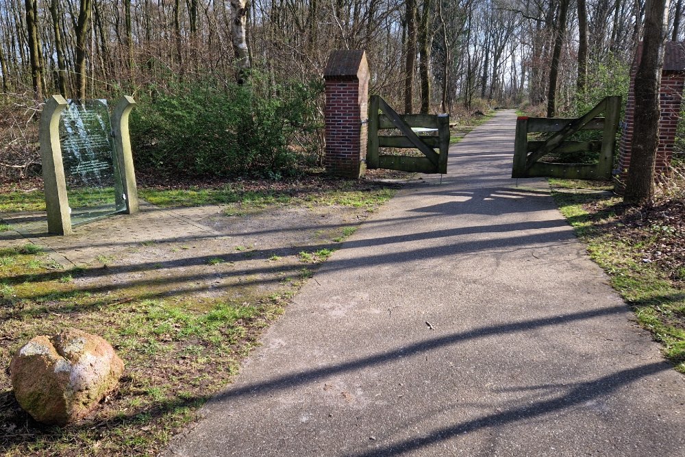 Monument Rijkswerkkamp Ybenheer #1