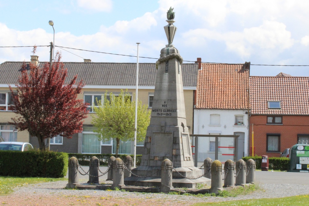 Oorlogsmonument Quevaucamps #2