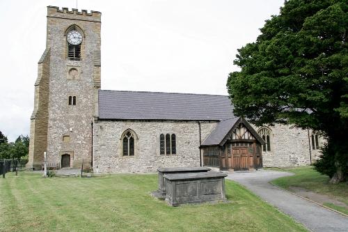 Oorlogsgraven van het Gemenebest St Michael Churchyard