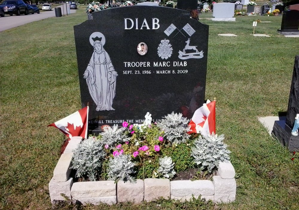 Canadees Oorlogsgraf Assumption Cemetery #1
