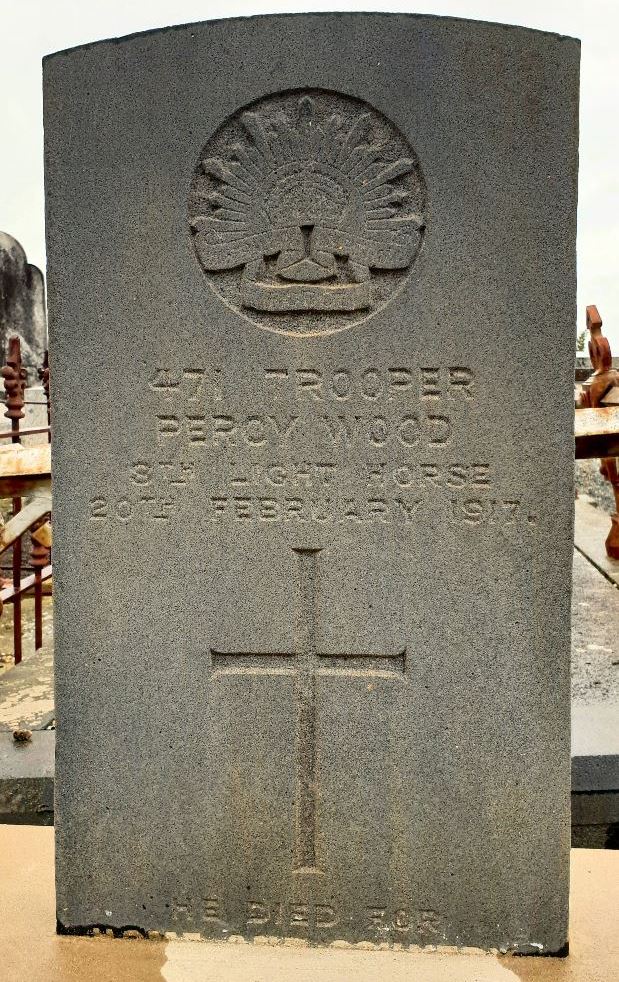 Oorlogsgraf van het Gemenebest Ondit and South Cundare Public Cemetery