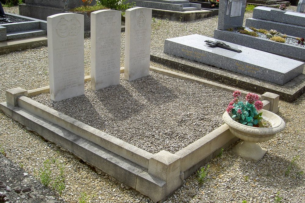 Oorlogsgraven van het Gemenebest Donnemarie-Dontilly #1
