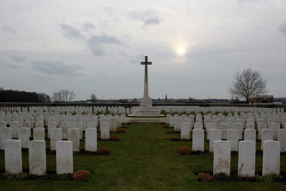 Commonwealth War Cemetery Oosttaverne Wood #2