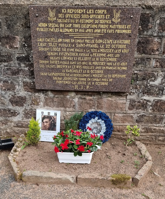 Commonwealth War Graves Moussey Churchyard #4