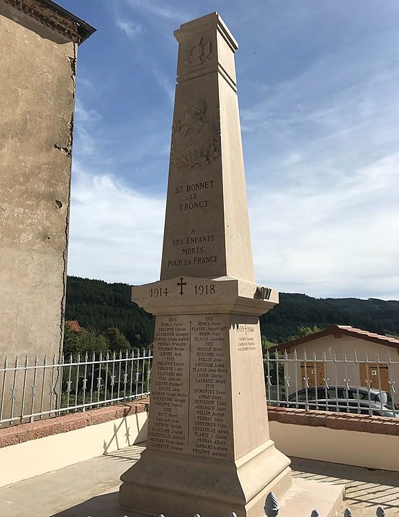 War Memorial Saint-Bonnet-le-Troncy #1