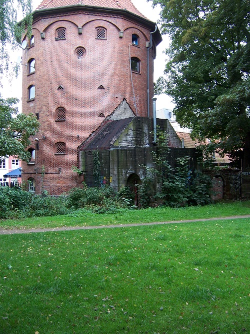 Air-Raid Shelter An der Mauer #2